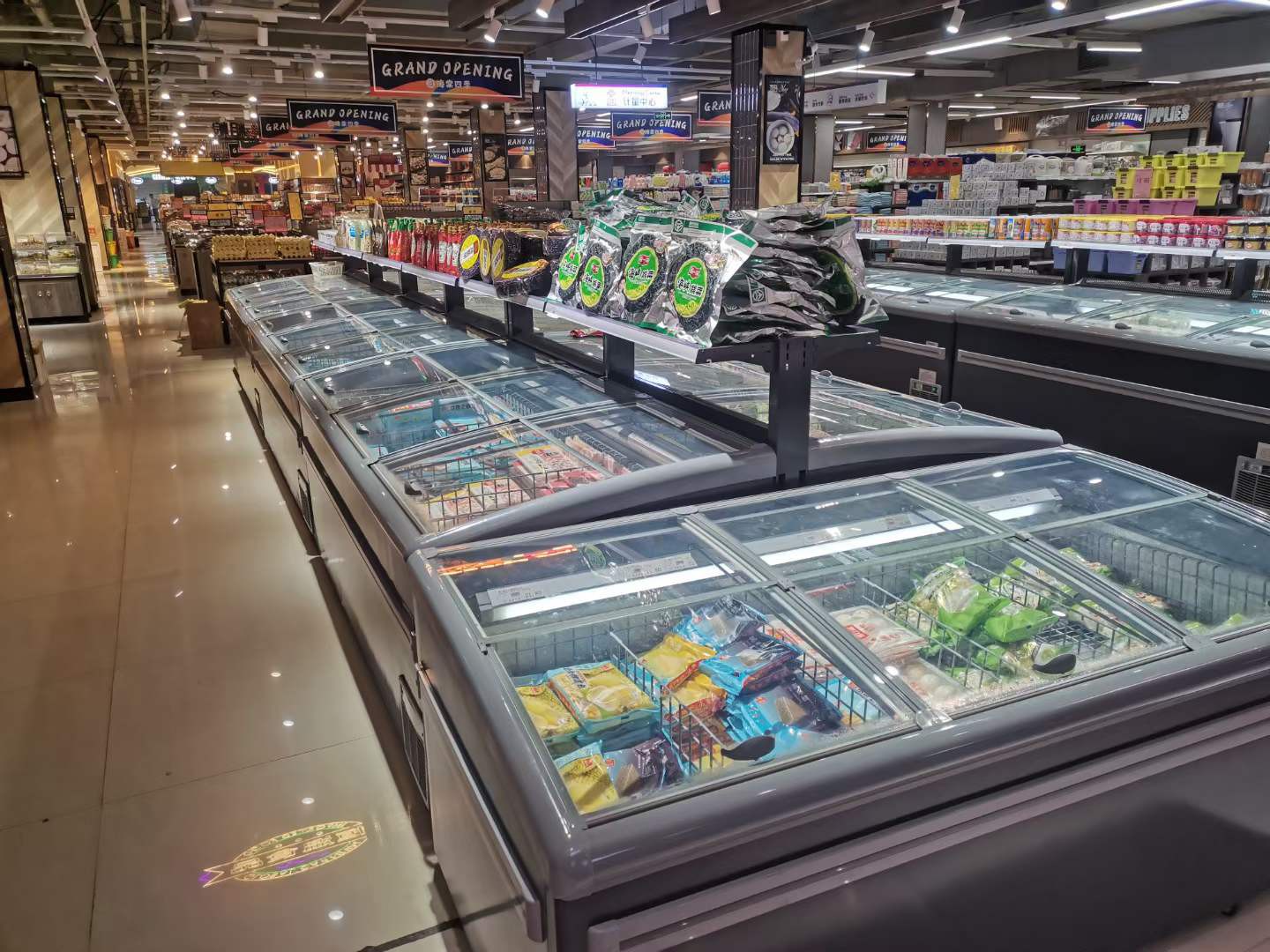 Large Chest island freezer with up-down slide covers CE Large Chest island freezer with up-down slide covers CE